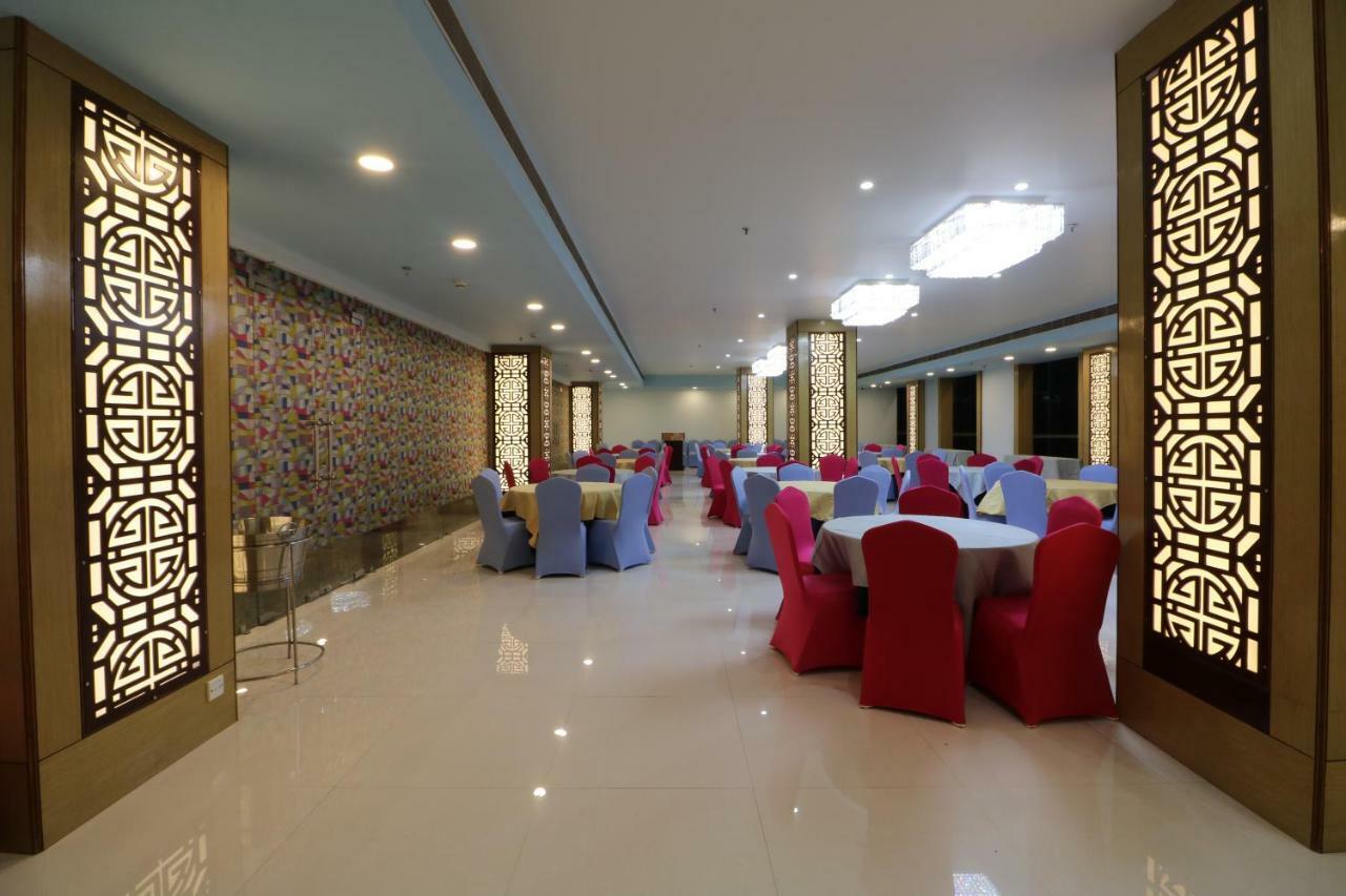 Aristocrat Hotel Kalkutta Exterior foto